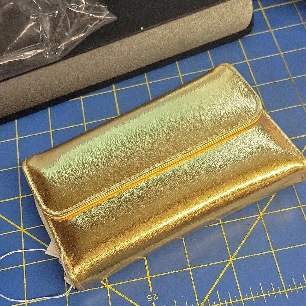 Multi Functure 6x4 Wallet New - GOLD